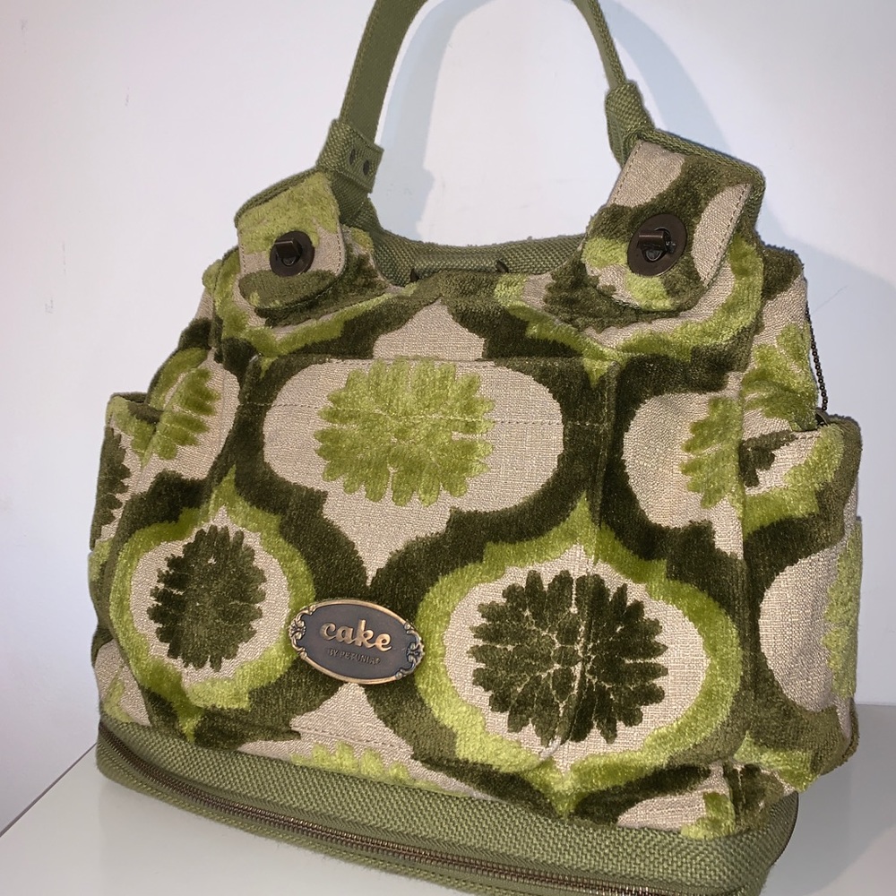 Cake by Petunia Pickle Bottom Society Satchel